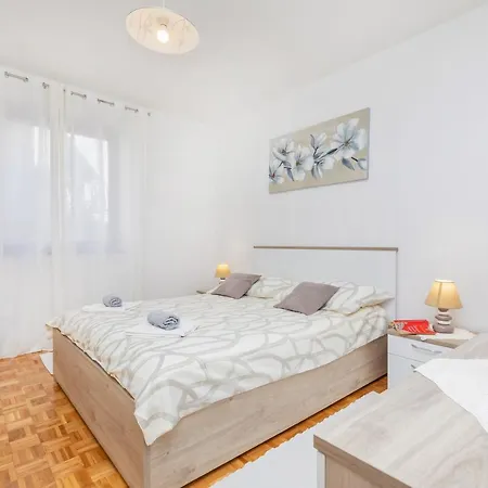 Guest house Ivo 2*